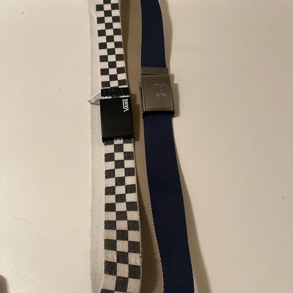 Two large beautiful men’s belts vans and Champions in very good conditions.
